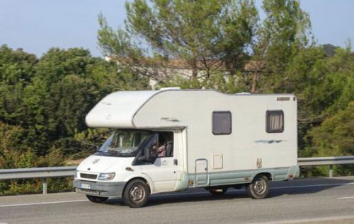 移動(dòng)共享房車 旅行新體驗(yàn)