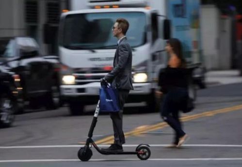 共享電動(dòng)滑板車 新型代步工具更受歡迎