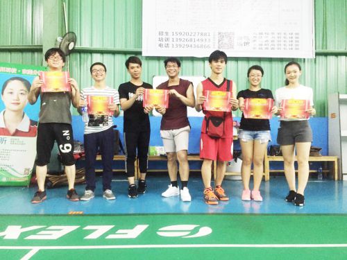 亦強軟件六一兒童節(jié)羽毛球比賽圖片