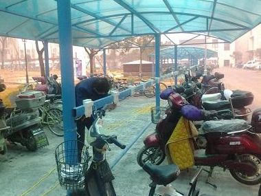 電動(dòng)車共享充電樁深受市民青睞圖片