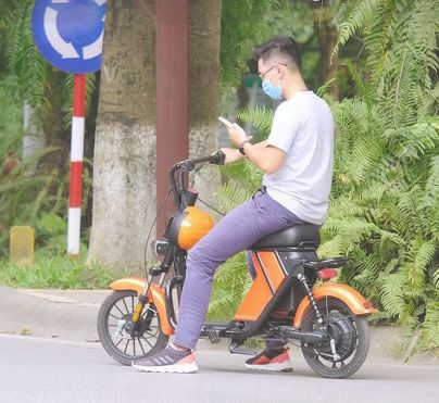 清明時節(jié)雨紛紛 騎車出行注意安全圖片