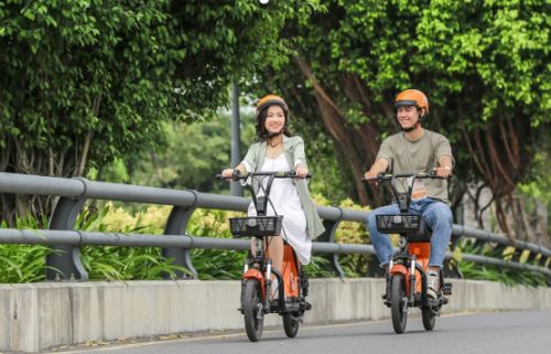 騎共享電單車(chē)帶好頭盔，我就是這條街最靚的仔圖片