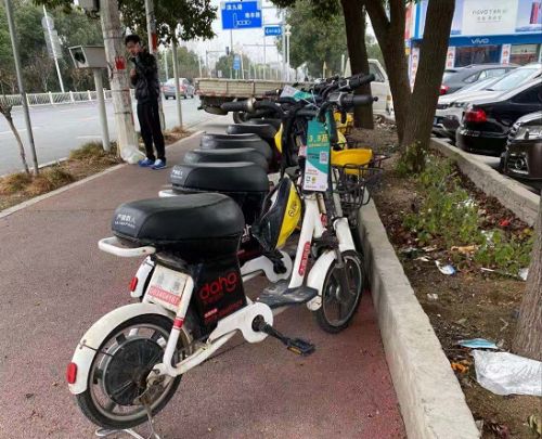 共享電動車高效服務(wù)市民日常出行需求圖片